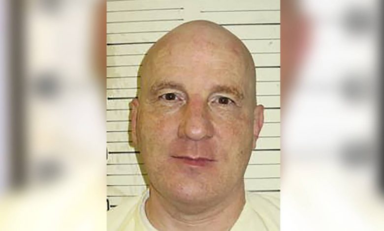 Tennessee convict on death row who cut himself with a razor needs health care, judge says