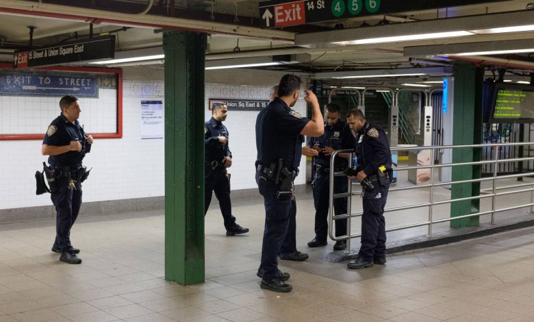 25-year-old man pushed to tracks at NYC Union Square station