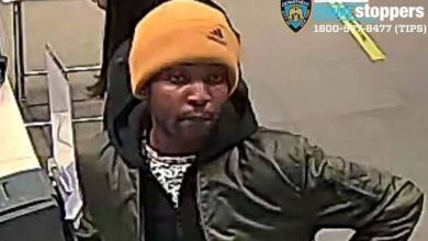 Police looking for a suspect who pepper sprayed an NYC Best Buy employee in an attempted robbery