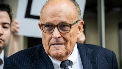 Trump hosts fundraiser for Giuliani